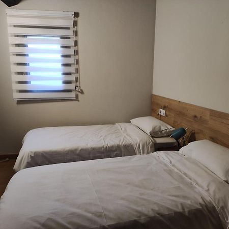 Apt 3 Atic Acollidor Al Centre De Vic - Aptgarbi Luaran gambar