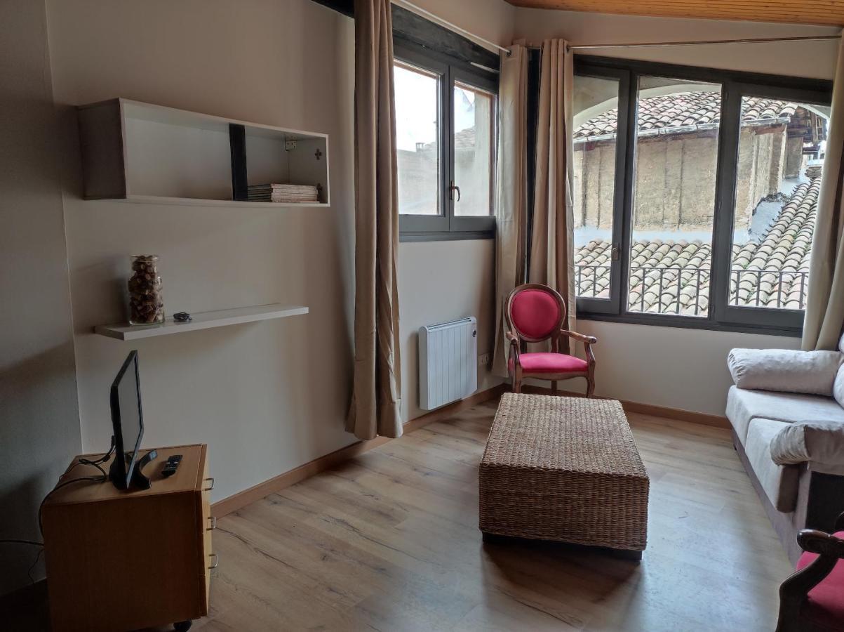 Apt 3 Atic Acollidor Al Centre De Vic - Aptgarbi Luaran gambar