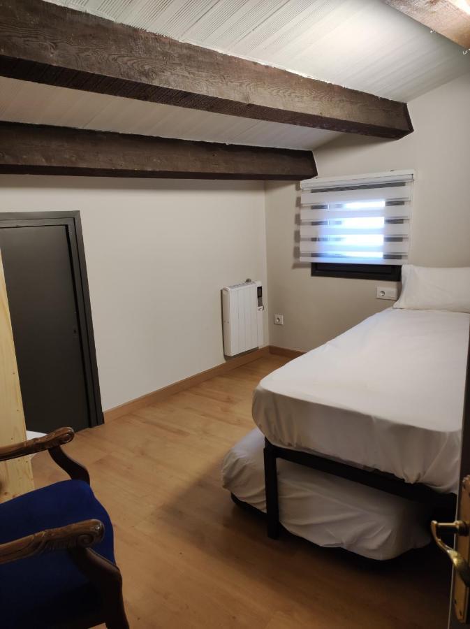 Apt 3 Atic Acollidor Al Centre De Vic - Aptgarbi Luaran gambar